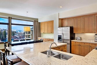 The Westin Riverfront Beaver Creek - Luxury Suite - Kitchen