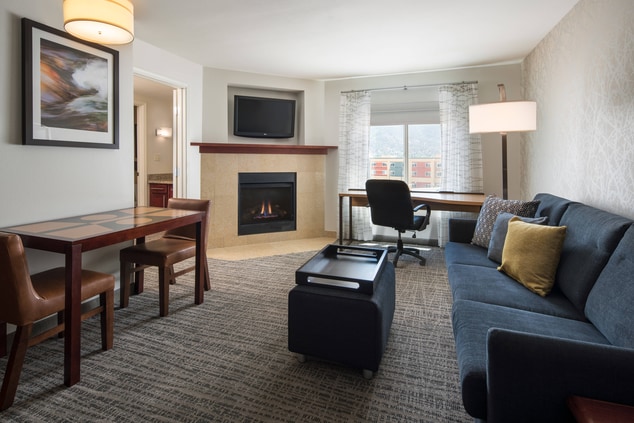 One-Bedroom Suite with Fireplace