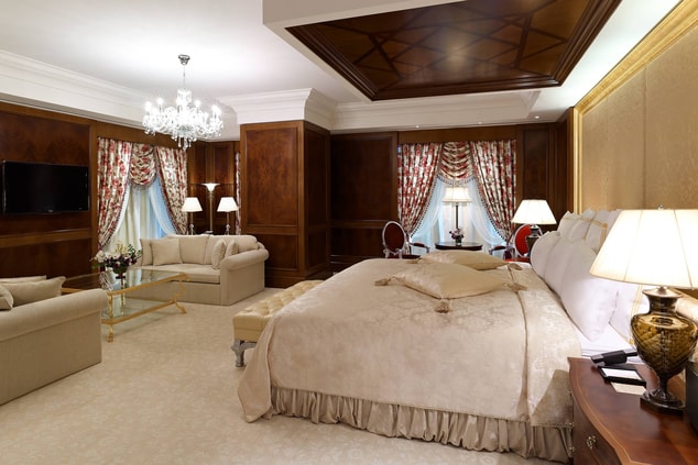 Royal Griffin Suite Bedroom