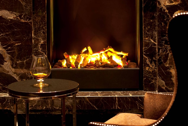 JW Steakhouse - Fireplace Seating