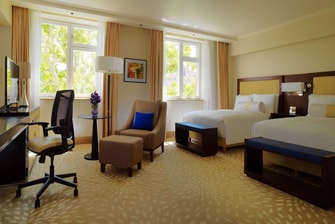 Номер с двуспальной кроватью в отеле Marriott в Ереване