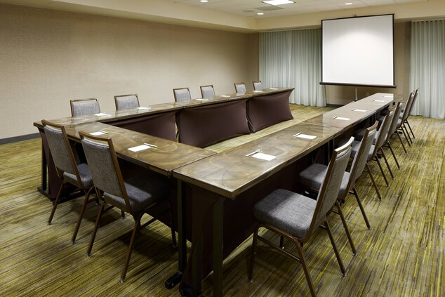 Woodbridge Meeting Room - U-Shape Setup