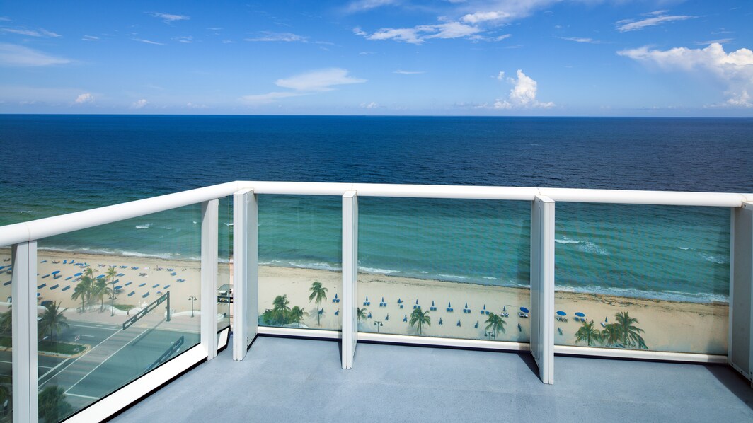 Quarto - Vista da varanda de frente para o mar