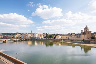 Camera con vista sul fiume Arno