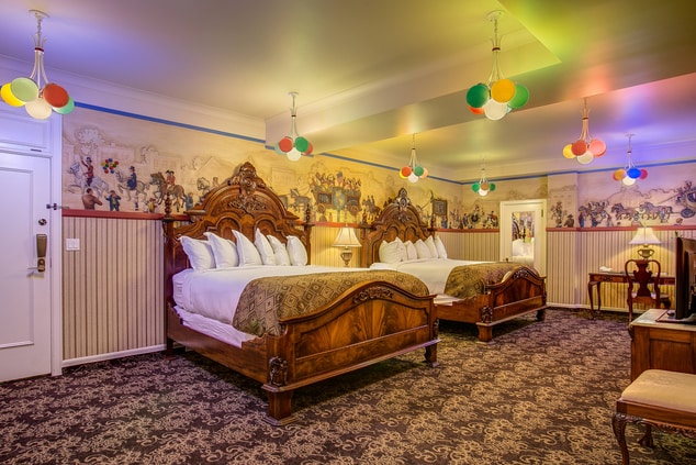 غرفة السيرك (Circus) في فندق دافنبورت التاريخي