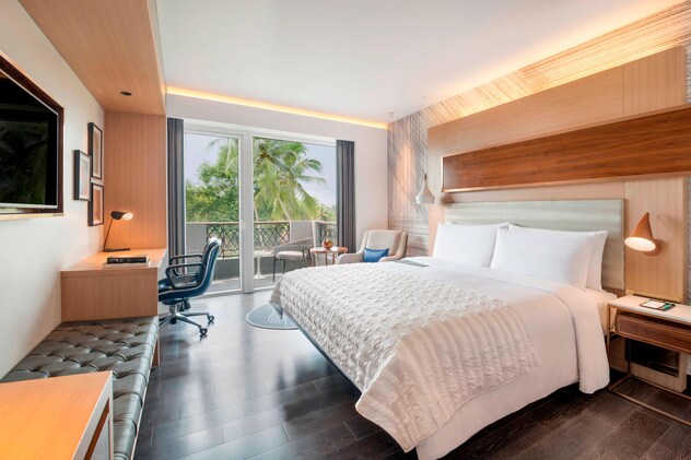 Guest Room, One King Bed