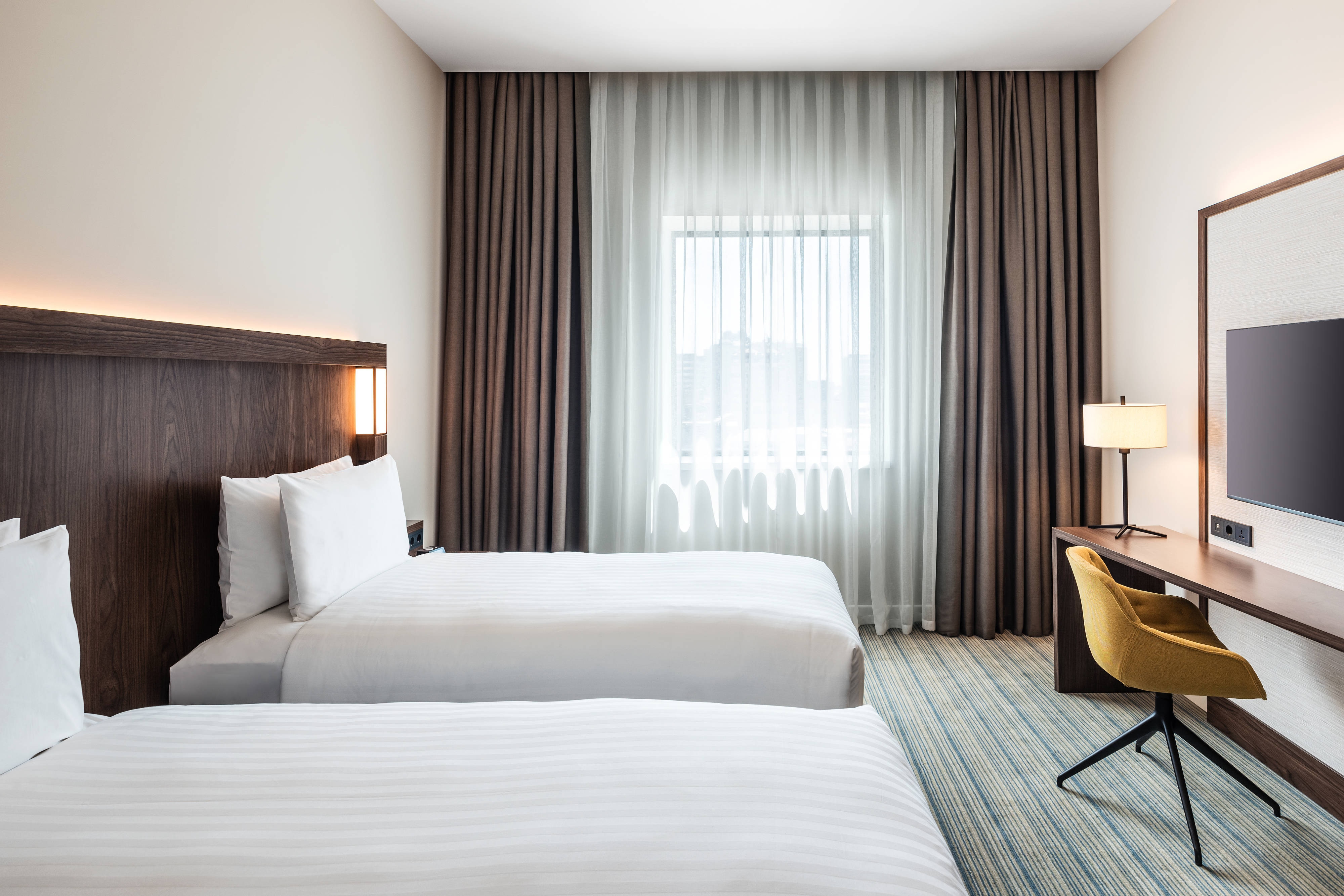 Twin/Twin Guest Room