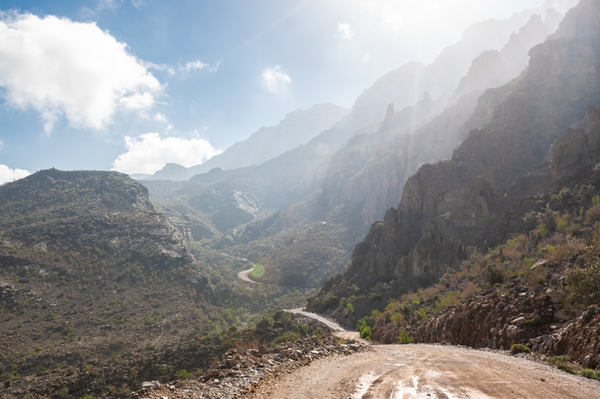 Road leading to Jebel Shams mountain range