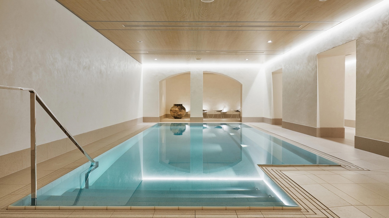 Care Spa - Indoor Pool