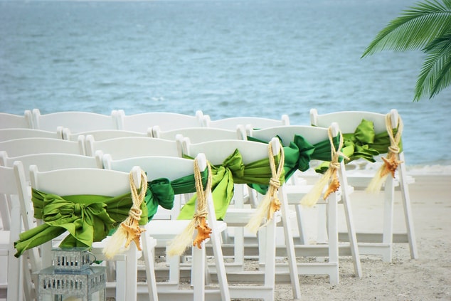 مراسم حفل الزفاف على الشاطئ