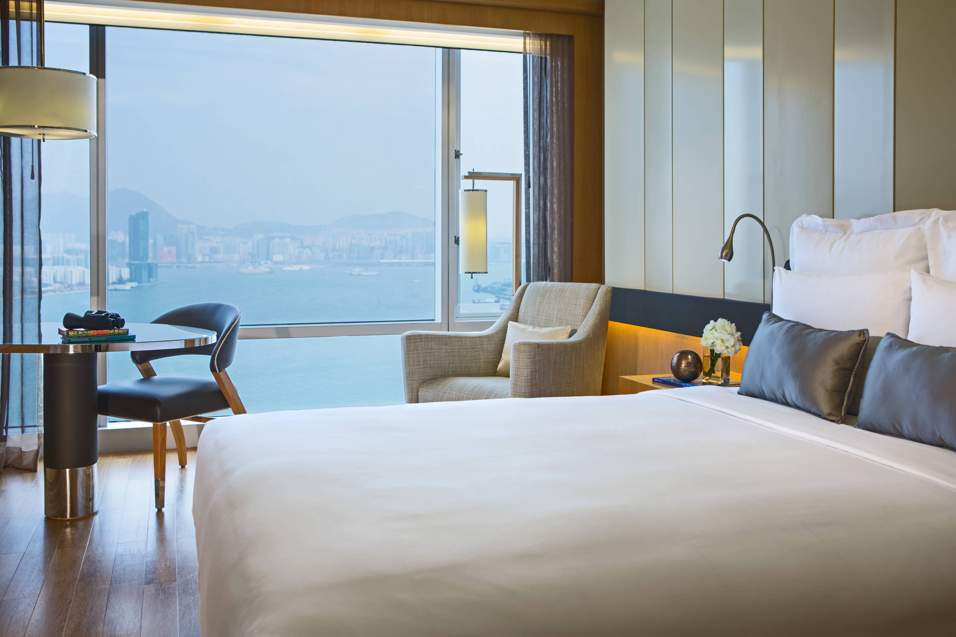 Renaissance Hong Kong Harbour View Hotel - Image3