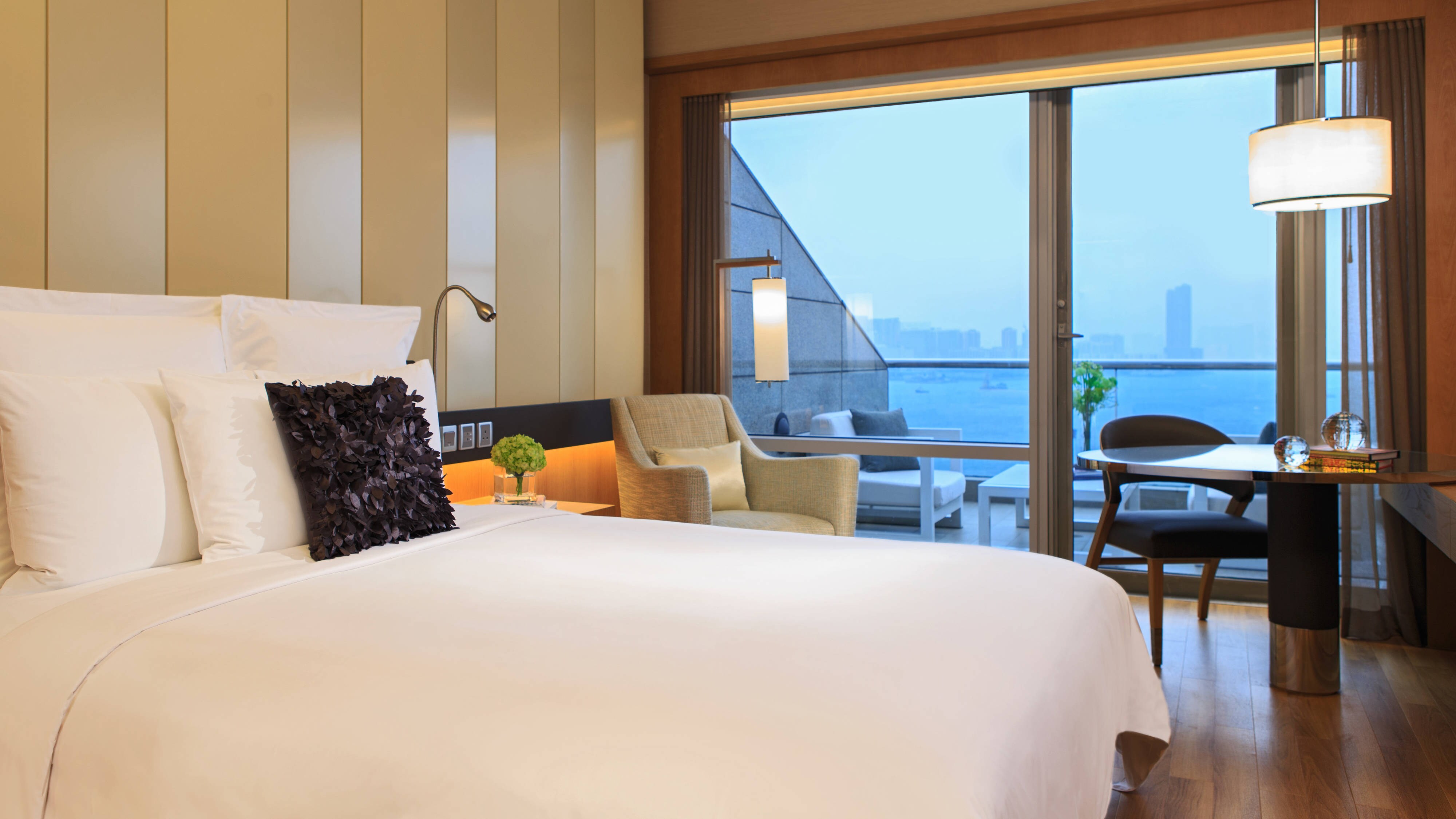 Wan Chai Hong Kong Hotels | Renaissance Hong Kong Harbour View Hotel