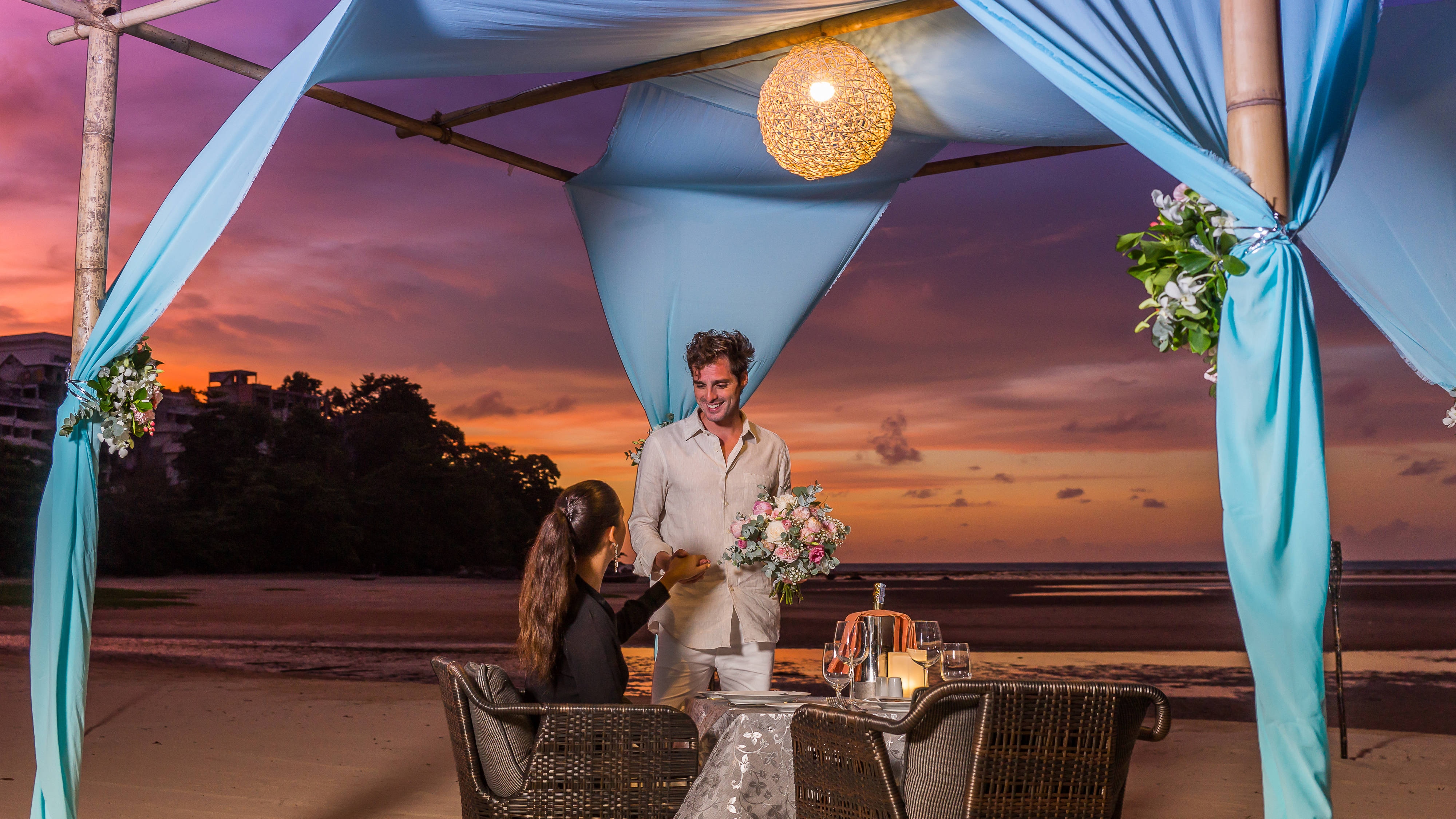 Beachfront Romantic Dinner
