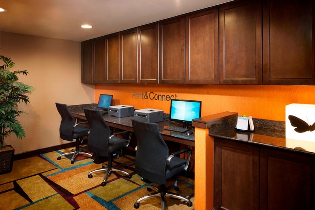 Houston Airport hotel's business center