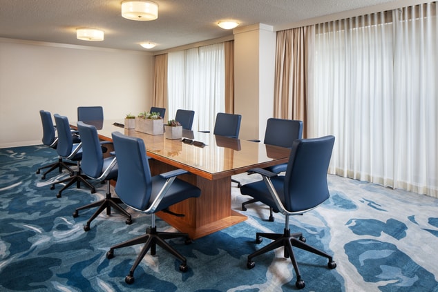 غرفة مدراء (Directors) - تجهيزات غرفة اجتماعات مجلس الإدارة