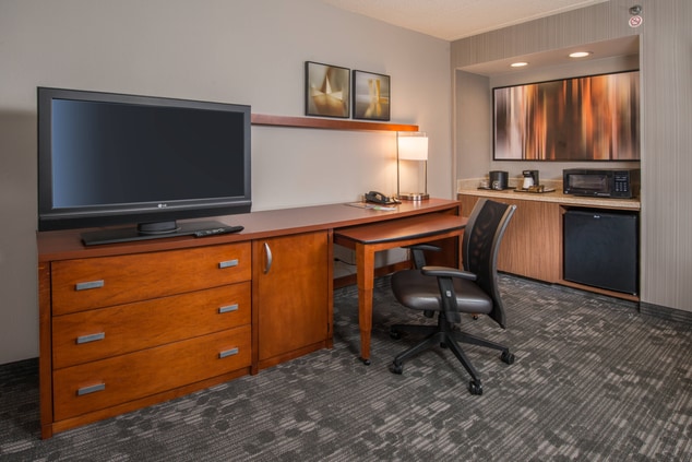 Suite Workspace and Kitchenette