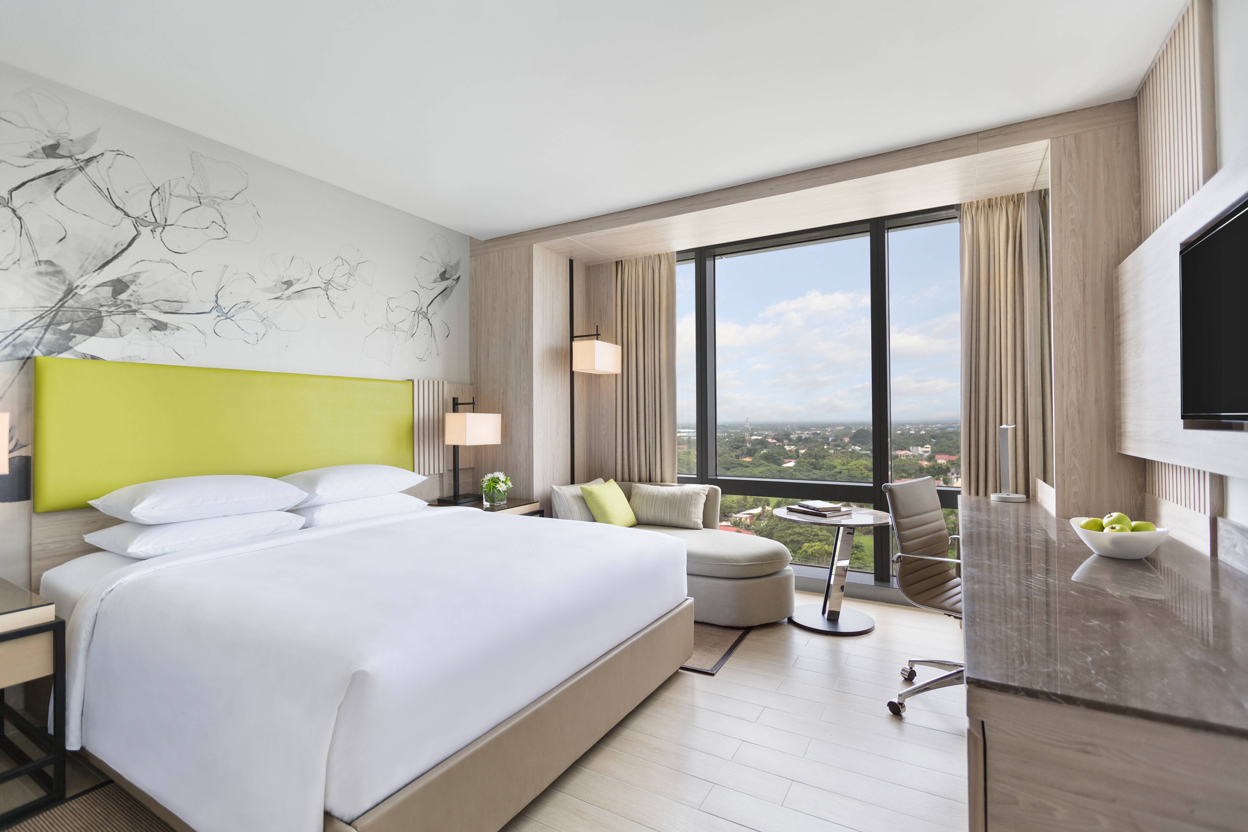King Guest Room - City View