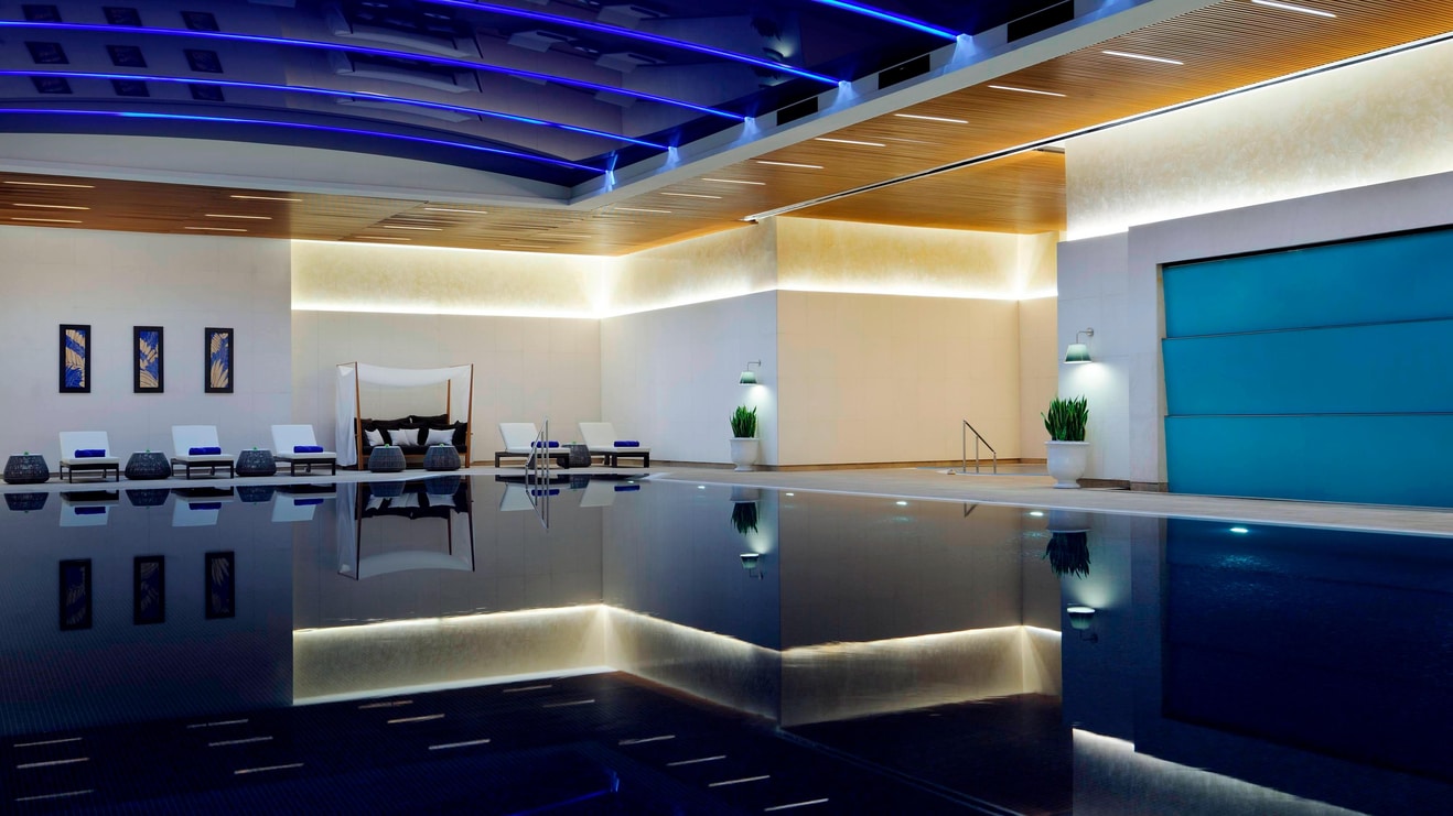 Istanbul hotel pool