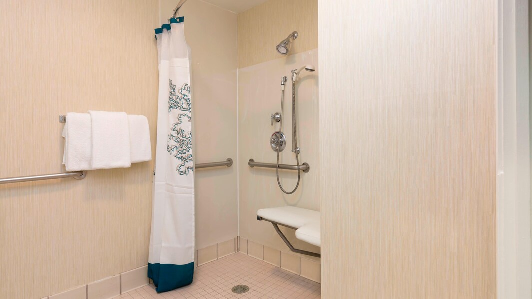 Olathe Kansas Hotel Accessible Shower