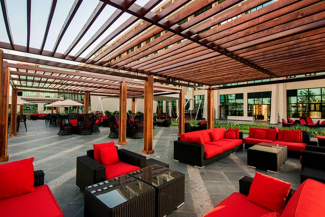 Iriba Bar & Terrace_Pool Lounge Area