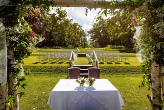 Manor House Tiered Lawn Wedding Setup