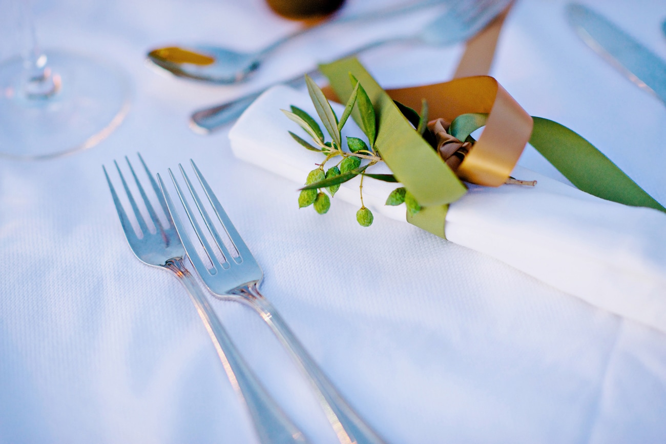 Piscine Westin - Détails de la décoration florale de la table de mariage