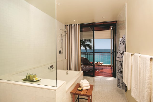 Deluxe Oceanfront Bathroom
