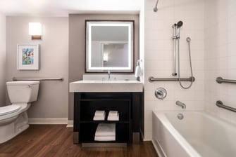 Accessible Guest Room - Tub