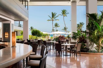 Hawaii Calls Restaurant & Lounge - Bar