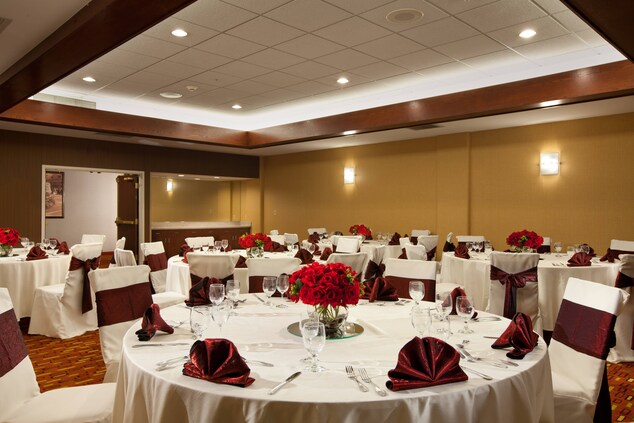 Huntington Ballroom – Banquet Setup