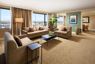 Luxury Suite - Living Room