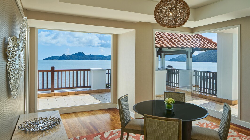 Люкс с 1 спальней и видом на океан – балкон