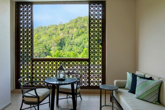 King Premier Rainforest Guest Room - Balcony