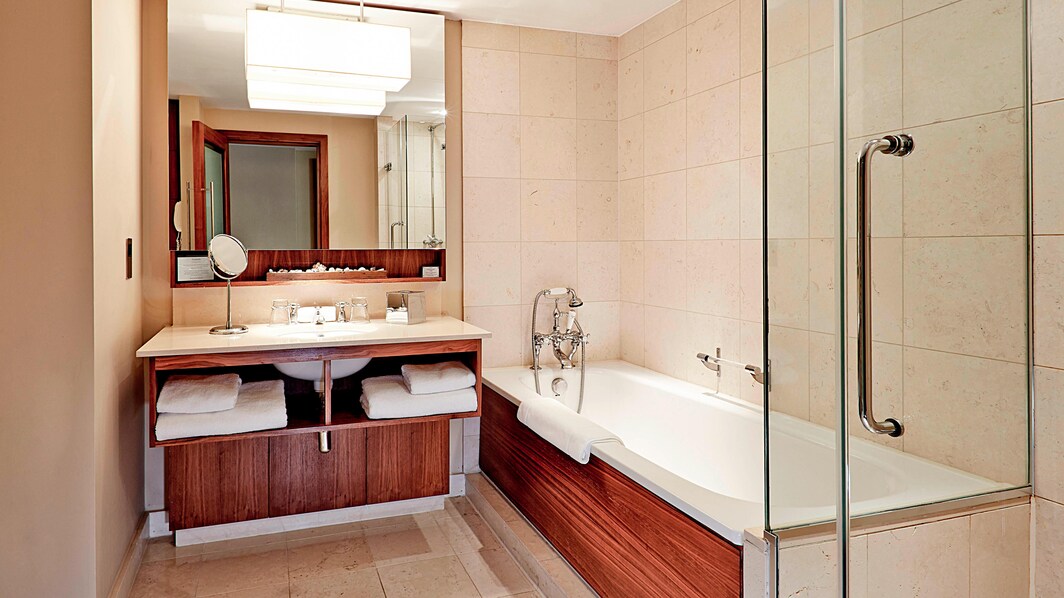 Ванная комната в люксе отеля в Лондоне