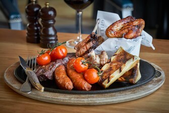 Gillray's Steakhouse & Bar - Banquete de carnes
