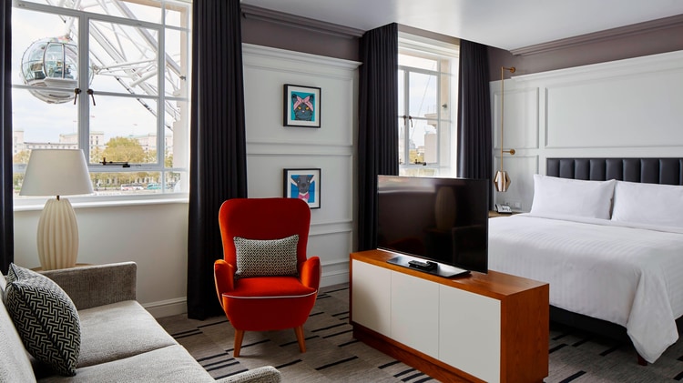 London hotel junior suite