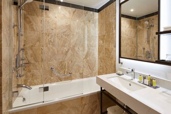 Gästebadezimmer – Dusche/Badewanne