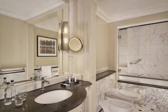 Salle de bain de suite – Douche/baignoire