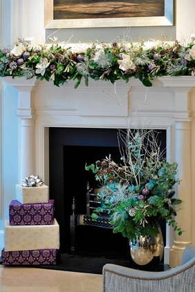 Lobby Fireplace – Holiday Decorations