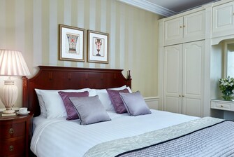 Premium Two-Bedroom Suite - Bedroom