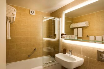 Gästebad – Dusche/Badewanne