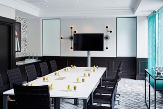 Sala de reuniões Whitestone – Configuração para conferência
