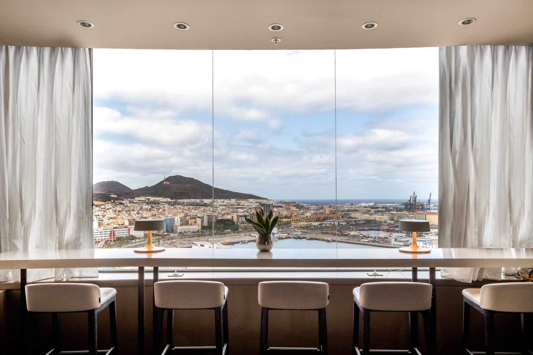 Serena olvidar éxito Hotel en Las Palmas con vista y transporte gratuito al aeropuerto | AC Hotel  Gran Canaria