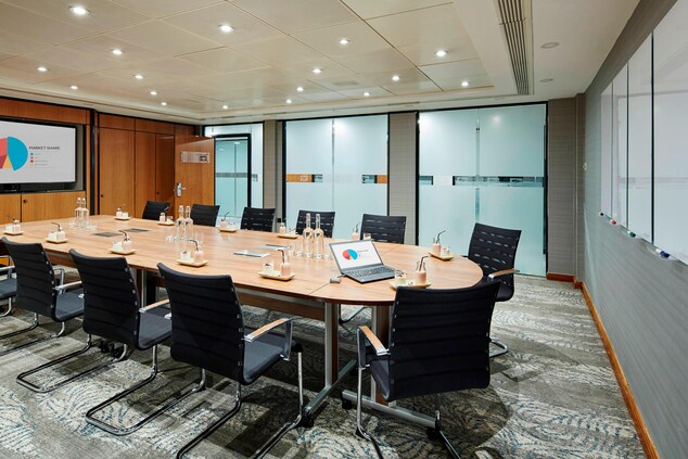 Sala de reunião Oak – Configuração para conferência