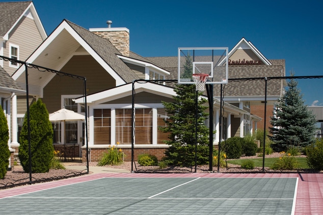 Saginaw hotel with sport court