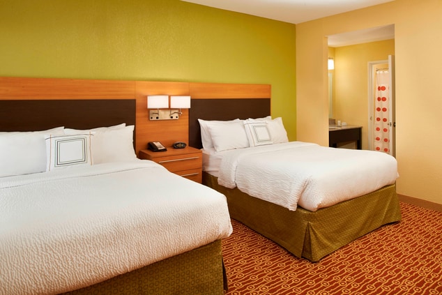 Hotel suites in Saginaw, MI