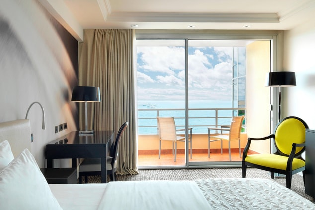 King Deluxe Guest Room - Full Seaview