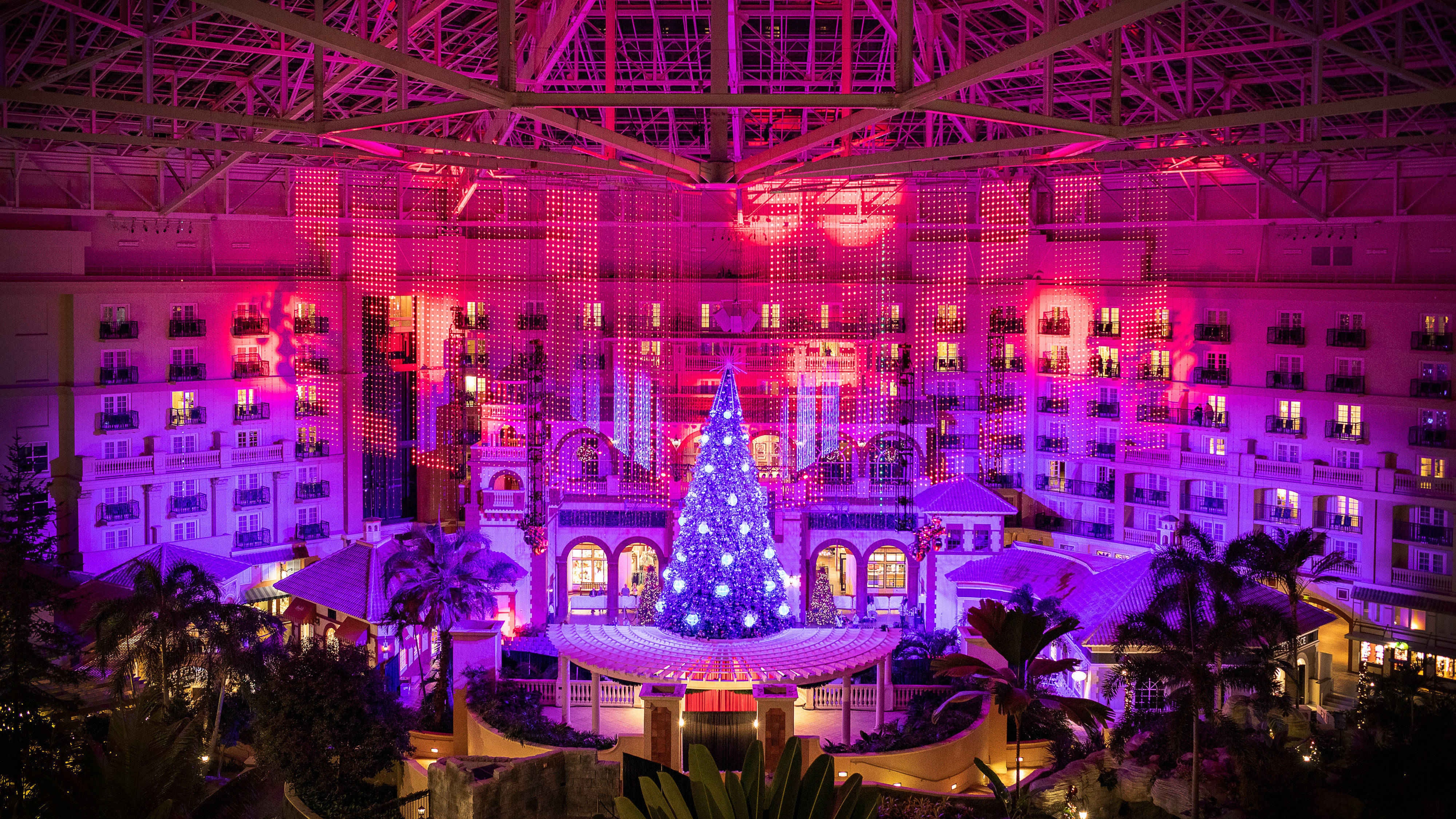 Merry Main Atrium View Holiday Package