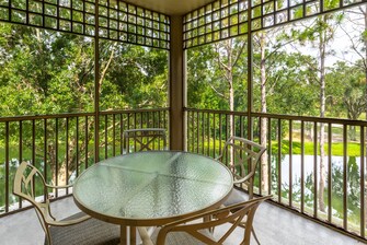 Villa mit drei Schlafzimmern – Balkon