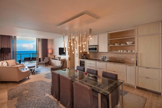 Royal Oceanfront Suite - Kitchen/Dining